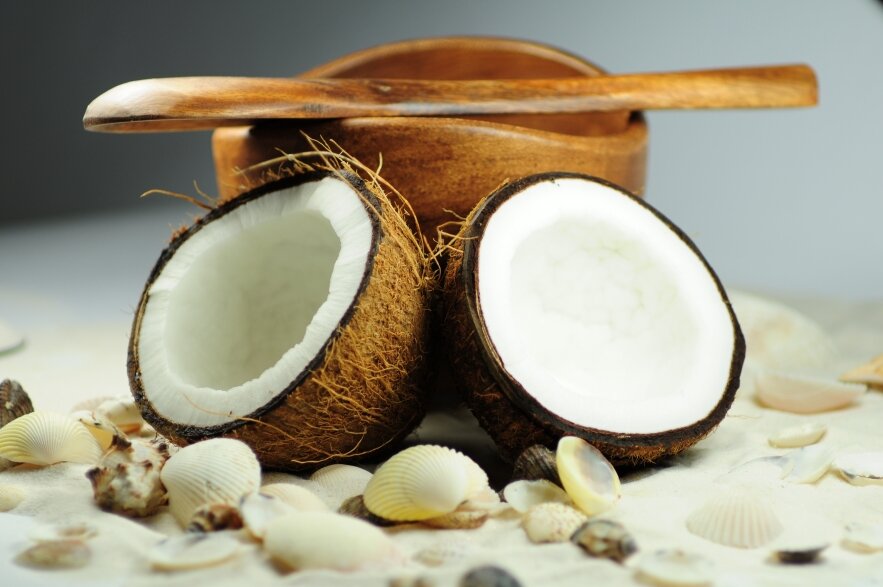 8211559 Fresh Coconut